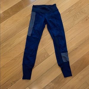 Lulu lemon size 2 blue leggings